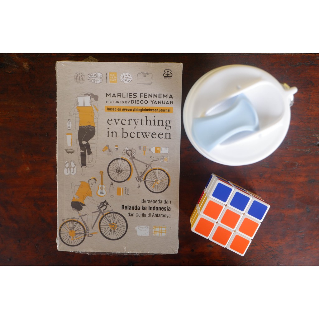 Jual Buku Everithing In Between | Shopee Indonesia
