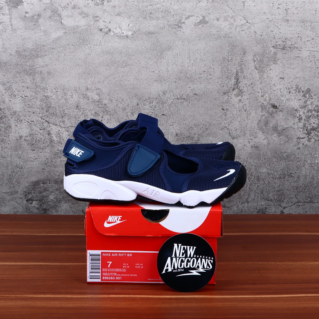 Jual Sepatu Semi Sandal Nike Air Rift Navy Blue Biru Women s Shoe Shopee Indonesia