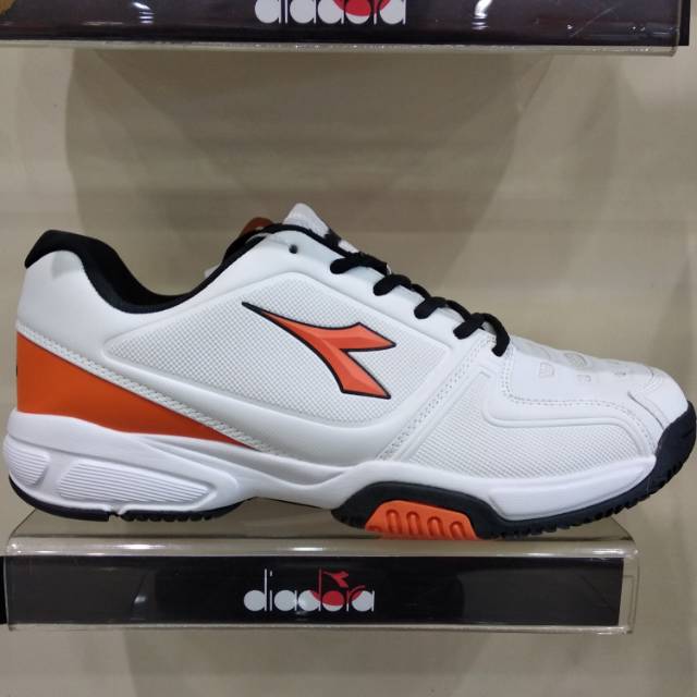 Sepatu tenis store diadora original