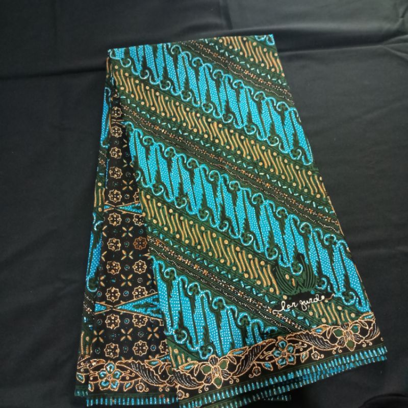 Jual Lar Gurda granitan, Sarung Batik Tradisional Eksklusif | Shopee ...