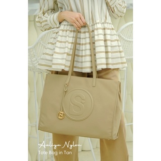 Aaliya Totebag Canvas in Coffee Original Buttonscarves. Ada dilive