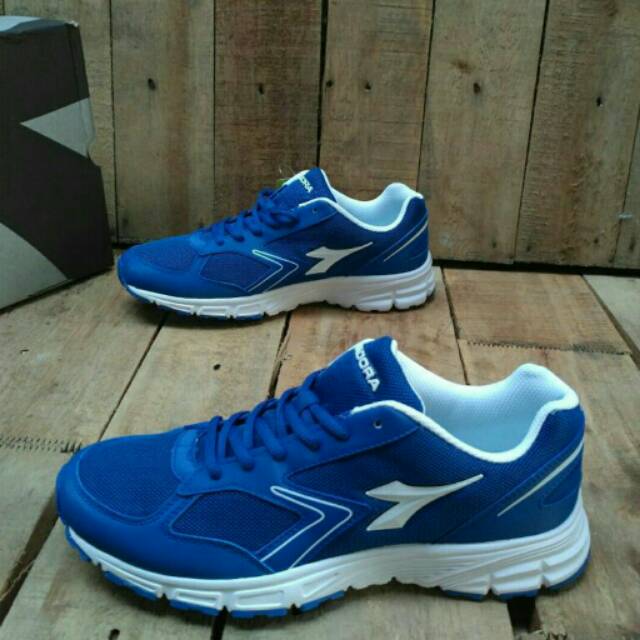 Sepatu running diadora basilio clearance
