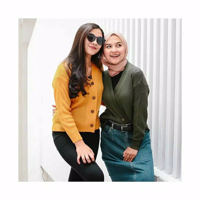 Jual CARDIGAN RAJUT CROP TOP from HARIRA STYLE | Shopee Indonesia