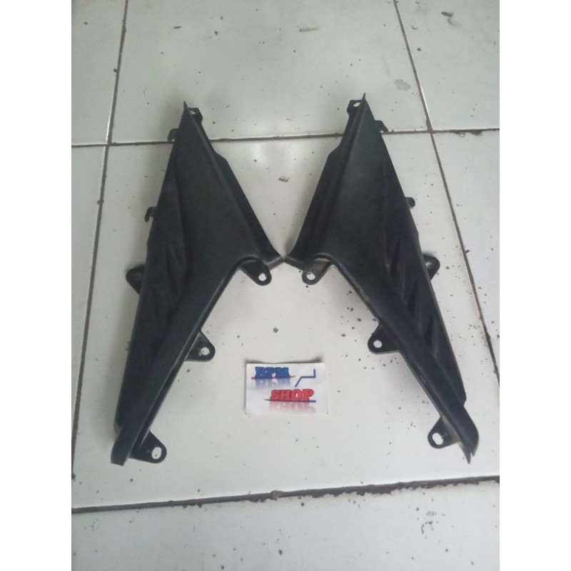 Jual cover sambungan tutup aki Megapro monoshock karbu bekas original