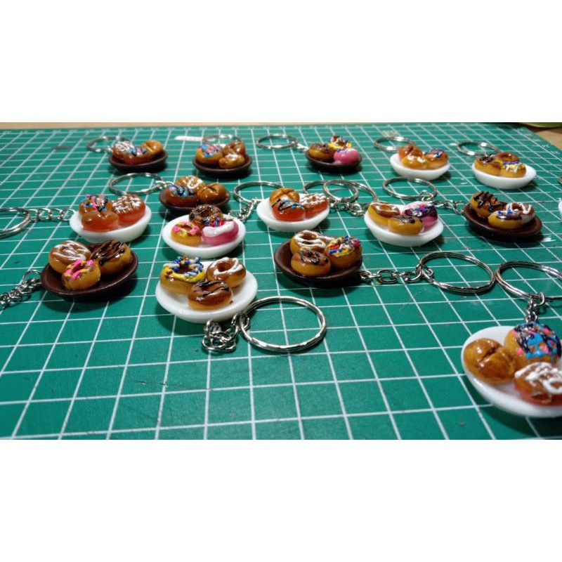 Jual Gantungan kunci miniatur Roti Donat | Shopee Indonesia