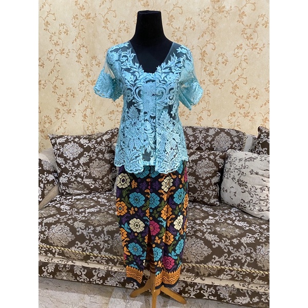 Jual Preloved Setelan Kebaya Rok Bali / Set Party Kondangan Wisuda Akad ...