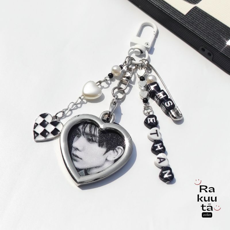 Jual Love Checkered Phone Strap | Keychain Monochrome Edition