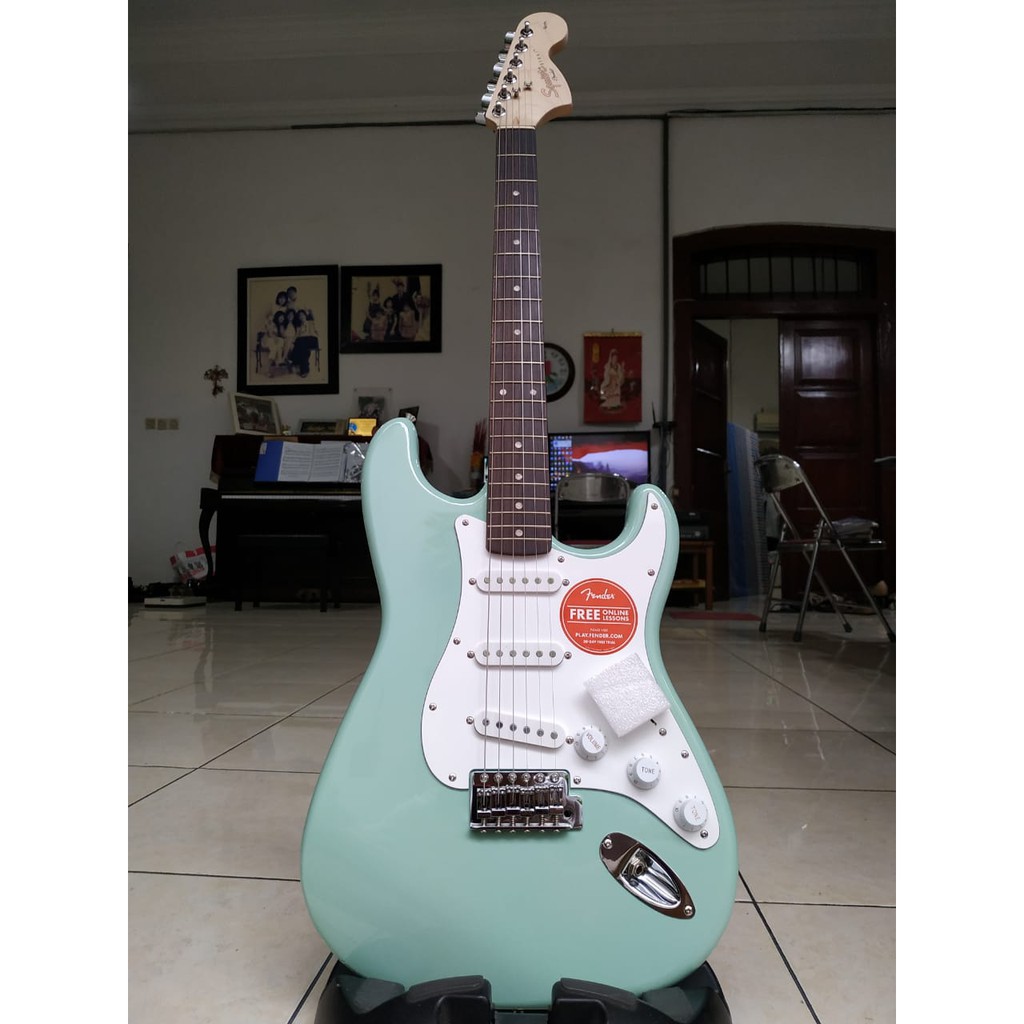 Harga squier deals stratocaster