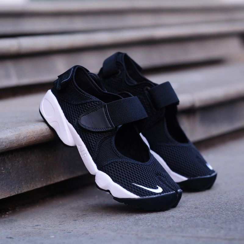 Nike air shop rift black white