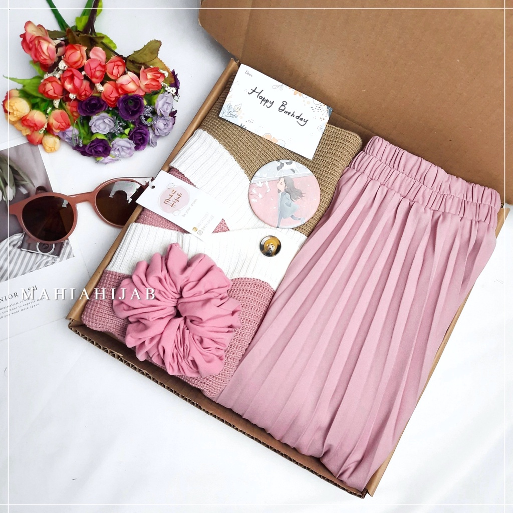 Jual Hampers One set Yoona / Paket kado Setelan baju rajut / Hadiah ...
