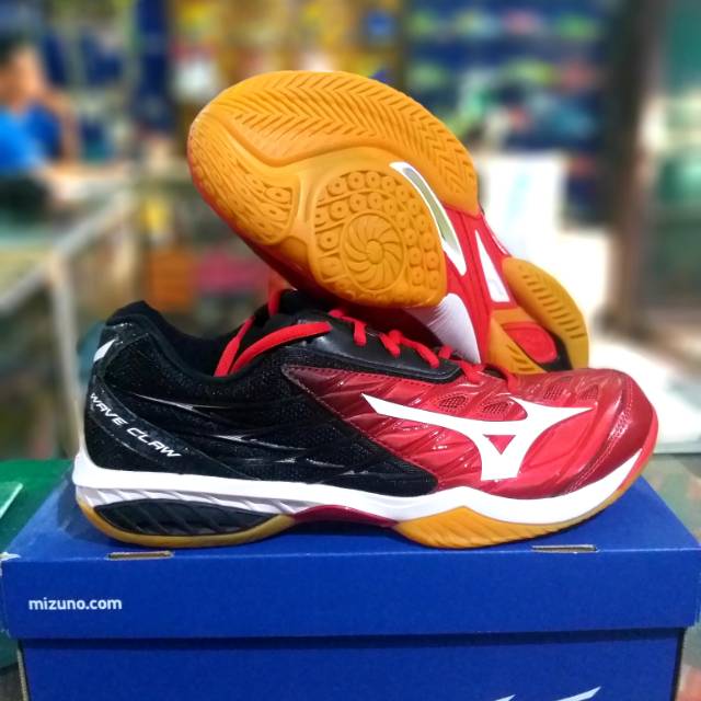 Sepatu on sale mizuno badminton