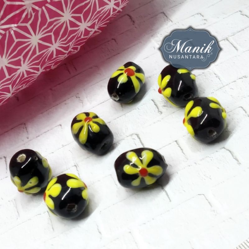 Jual Manik Nusantara Kaca Besar Emboss Bunga 20mm | Shopee Indonesia