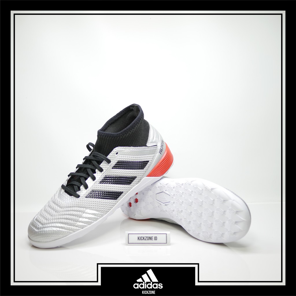 Sepatu futsal shop adidas silver