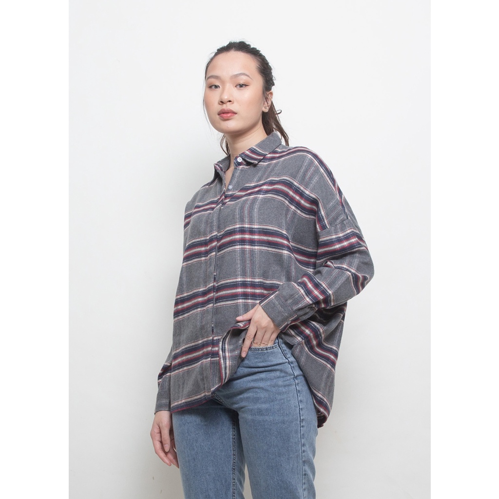 Jual Ixora Noon Oversized Shirt - Kemeja Flannel Wanita Oversized ...