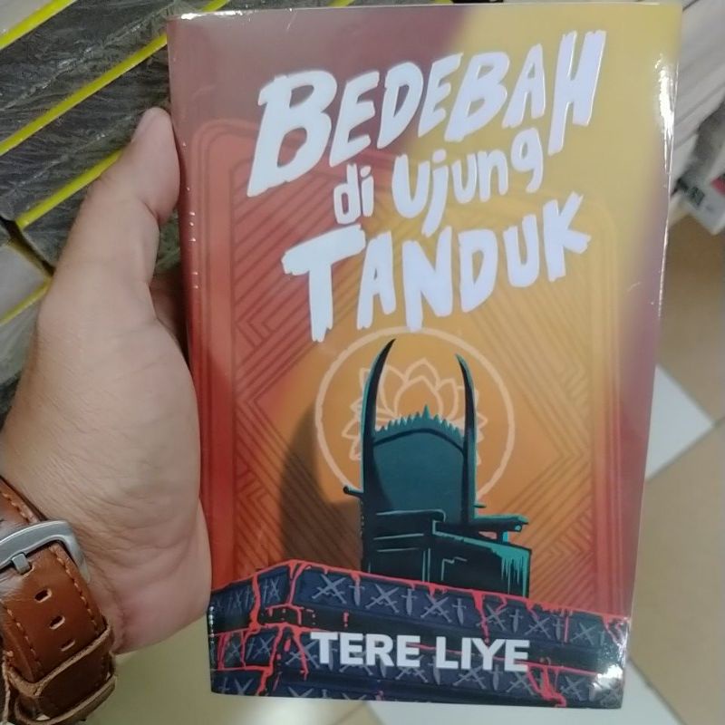 Jual BUKU BEDEBAH DIUJUNG TANDUK ( ORIGINAL) | Shopee Indonesia