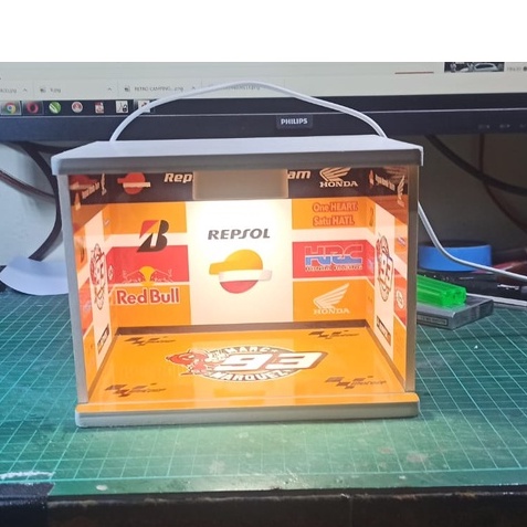 Jual DIORAMA GARASI/PADDOCK Diecast 1/18 Repsol Honda M Marquez 93 ...