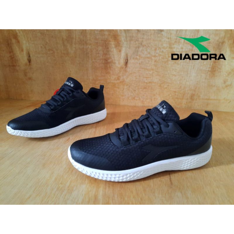 Jual Sepatu Diadora Cowok Original Juno Hitam Sepatu Original Diadora Pria Shopee Indonesia