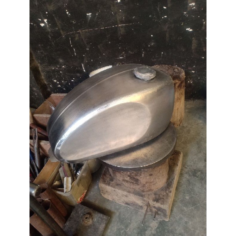 Jual tangki japstyle,tangki british,tangki triumph,tangki custom ...