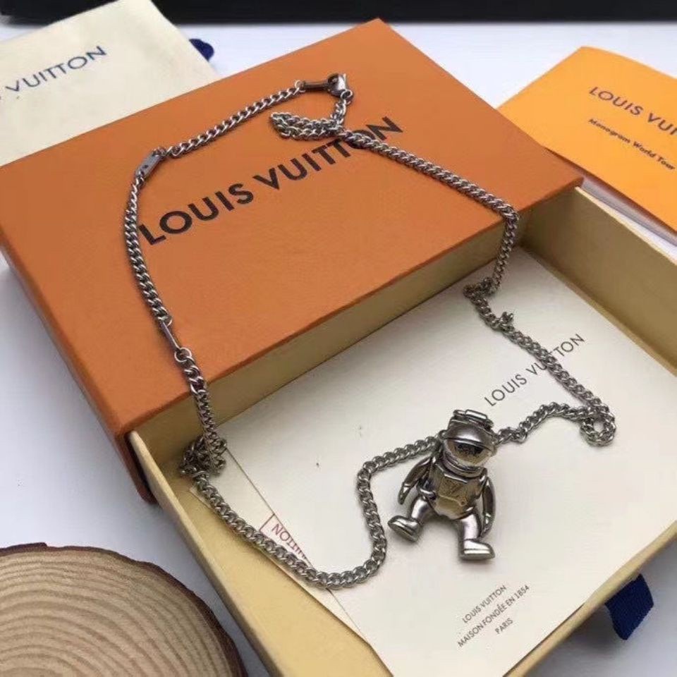 Jual LV Louis Vuitton New L Astronaut Necklace