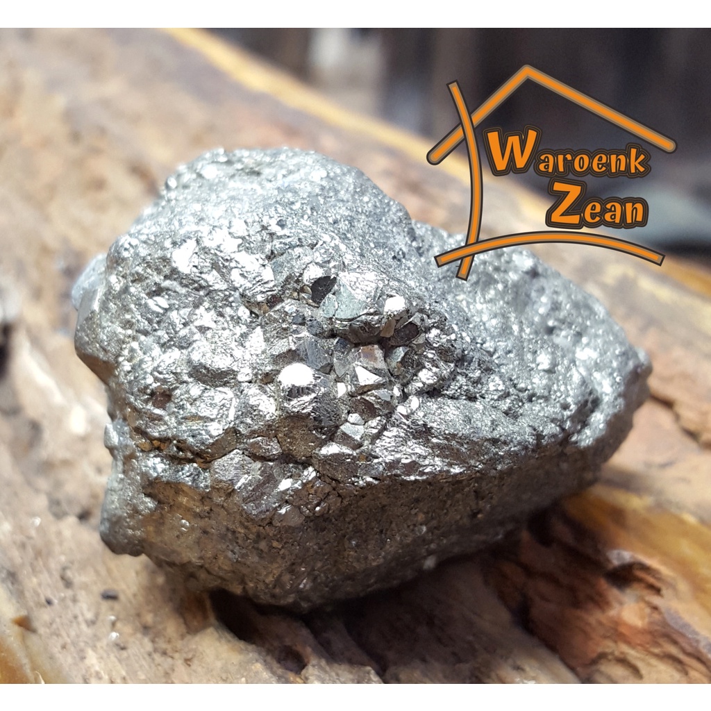 Jual Bongkahan batu mineral pyrite B29 | Shopee Indonesia