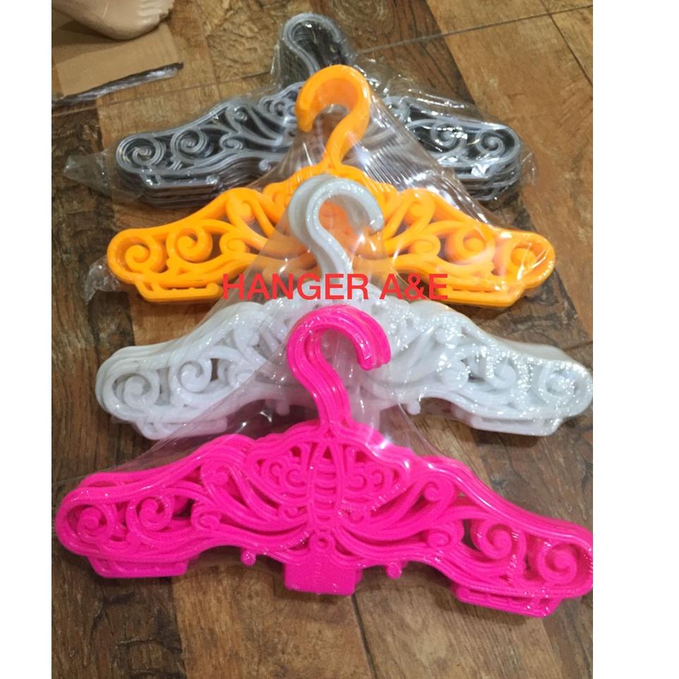 Jual LANGSUNG KIRIM.. HANGER BATIK KUPU KUPU / HANGER PLASTIK BATIK ...