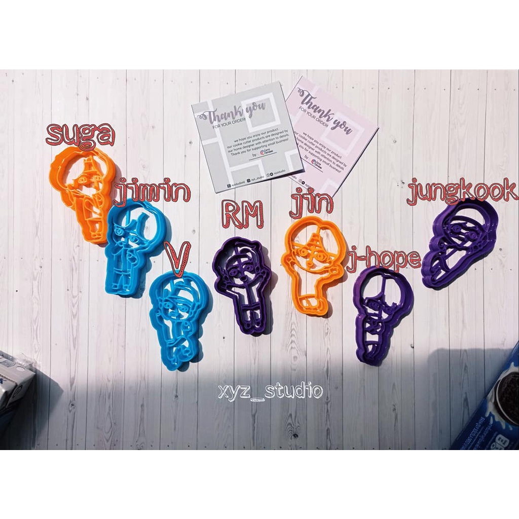 Jual Set of Tiny-Tan BTS Cookie Cutter (Jin, Suga, J-Hope, RM, Jimin, V ...
