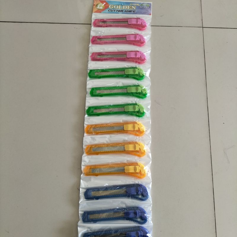 Jual [12PCS] Cutter renteng besar TRS | Shopee Indonesia