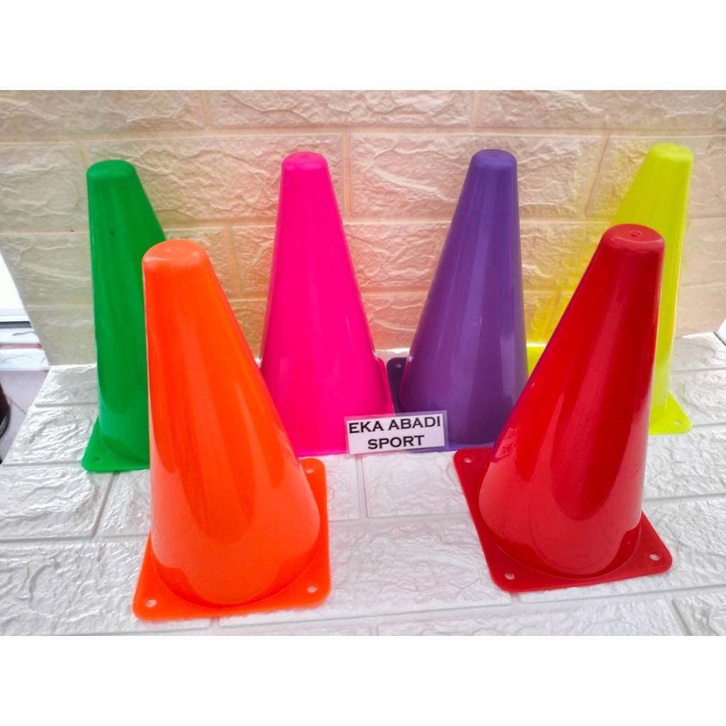 Jual Cones kerucut/kun rapat full 23 cm latihan bola dan sepatu roda ...