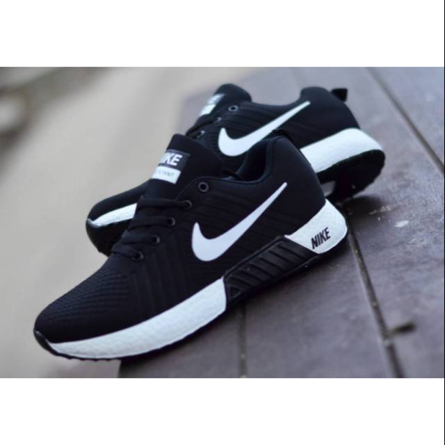 Sepatu sneakers hot sale nike