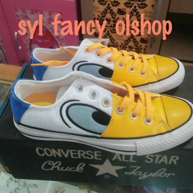 Donald duck converse hotsell