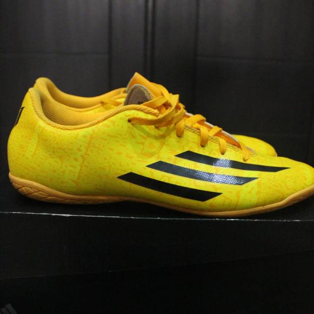 Sepatu futsal shop adidas f10 messi