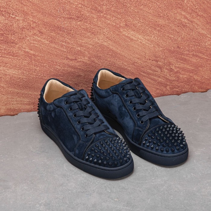 sepatu louboutin