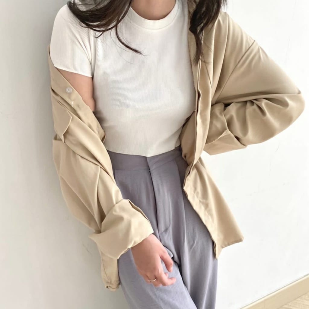 Pakaian Wanita Warna Putih