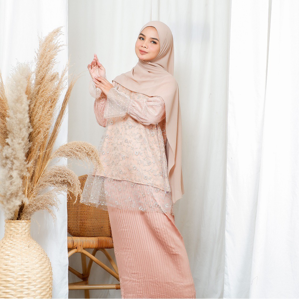 Jual Nazya - Atasan Tulle Nikita Nude | Shopee Indonesia