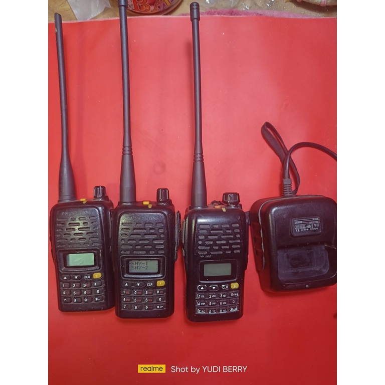 Jual Ht Firstcom Fc25 Frekuensi DualBand Uhf dan Vhf 400 sd 470mhz 136 ...
