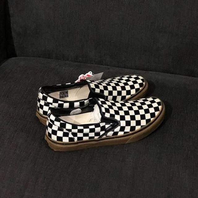 Vans checkerboard slip on hotsell gum sole