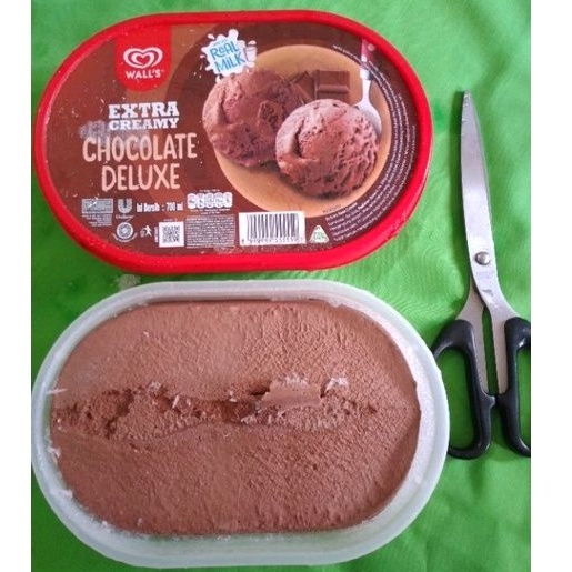 Jual ICE CREAM WALLS 700ML CHOCOLATE DELUXE CREAMY Shopee Indonesia