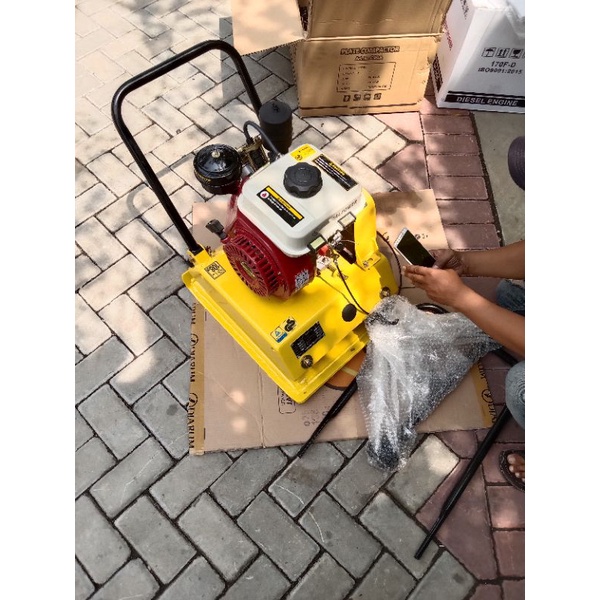 Jual Stamper kodok matrix C90A + mesin diesel solar general | Shopee ...