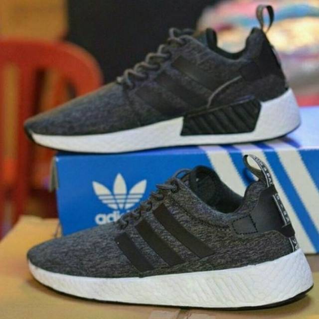 Jual Adidas NMD R2 | Shopee Indonesia