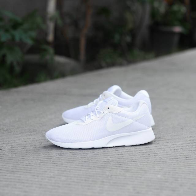 Nike tanjun cheap full white