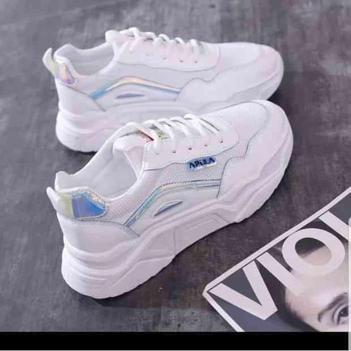 Sepatu on sale sneakers shopee