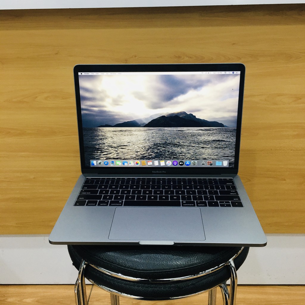 Jual Promo Second Macbook Pro 13inch Non Touchbar 2017 Grey Atau Silver ...