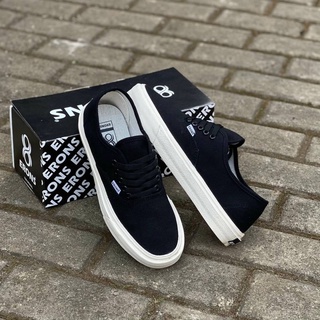 Vans authentic hotsell black dope