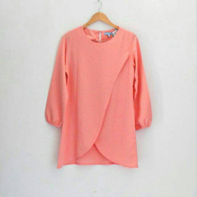 Annisa Print Abstract  Ruffle Rneck Blouse Wanita