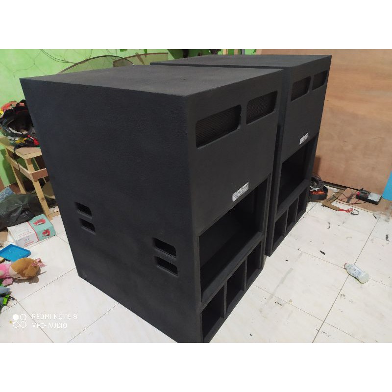 Box speaker best sale 18 cbs