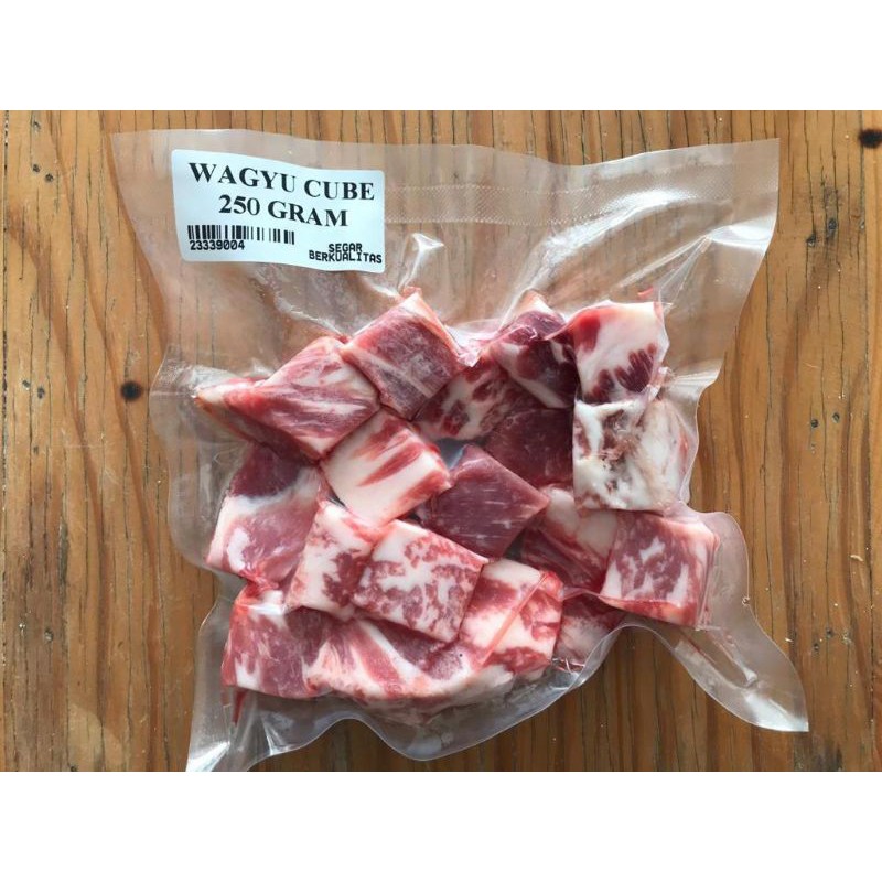 Jual Wagyu Cube Daging Sapi Jepang Seperti Saikoro 250gram | Shopee ...