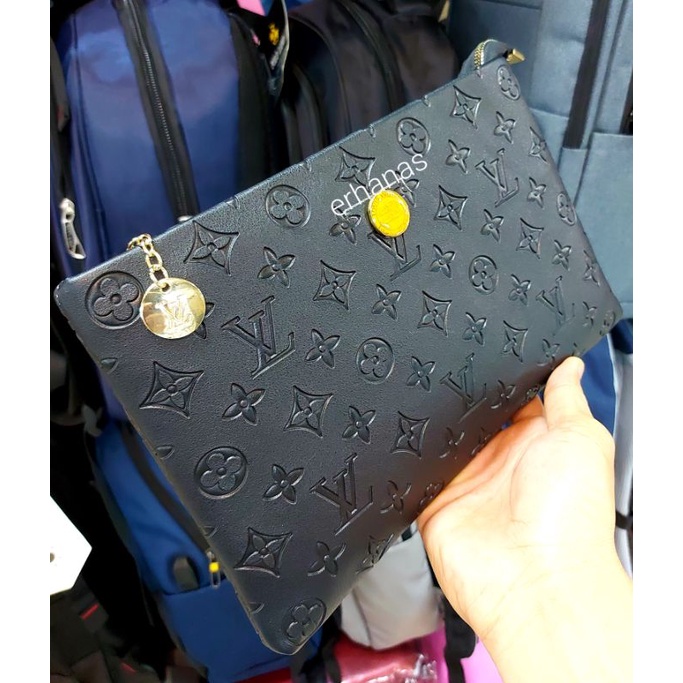 Lv Clutch Inventpdr maieaniandeeen1854 malletra paris, Fesyen Wanita, Tas &  Dompet di Carousell