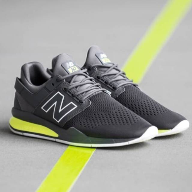 New balance two hot sale four se7en revlite