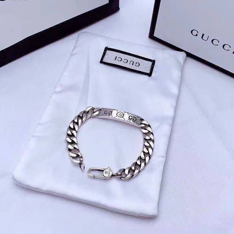 Gucci shop skull bracelet