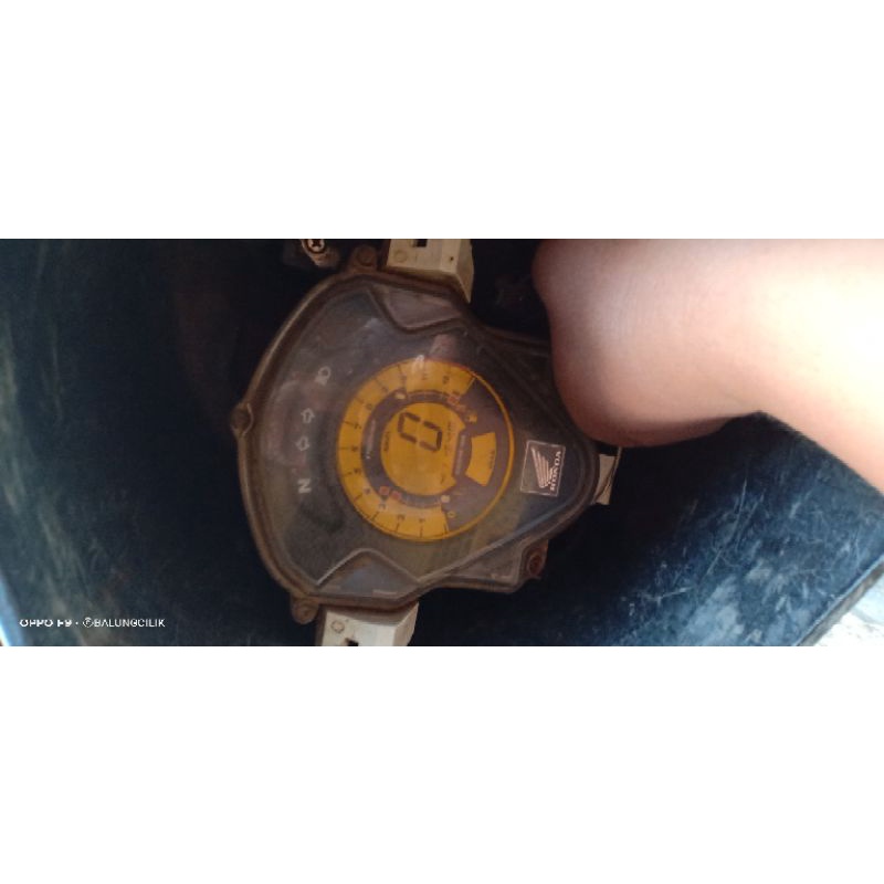 Jual SPEEDOMETER SPIDOMETER HONDA CS1 CS ONE ORIGINAL COPOTAN MOTOR ...